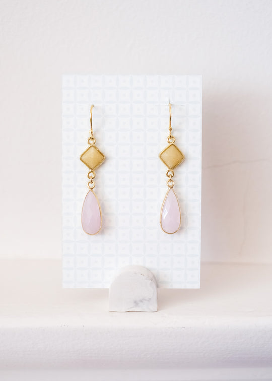 Oorhangers met gele  aventurijn en roze chalcedoon