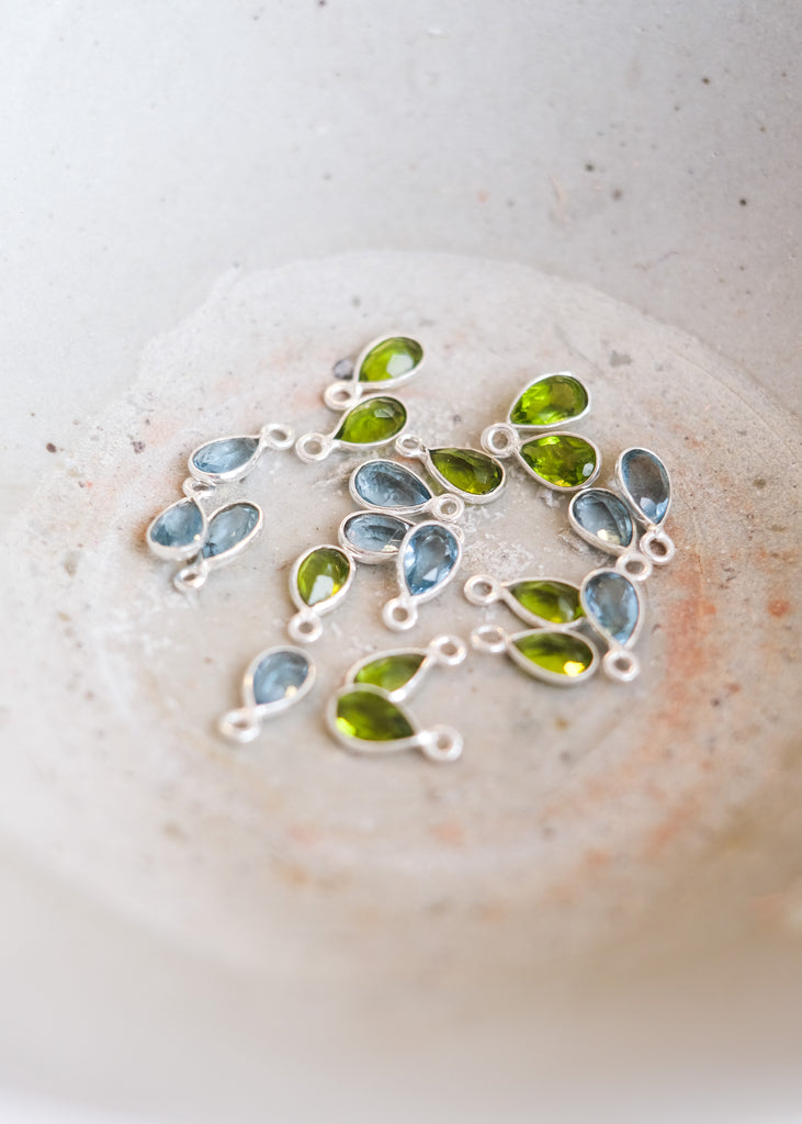 druppeltjes aquamarijn en peridot zilver