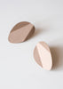 beige oorstekers