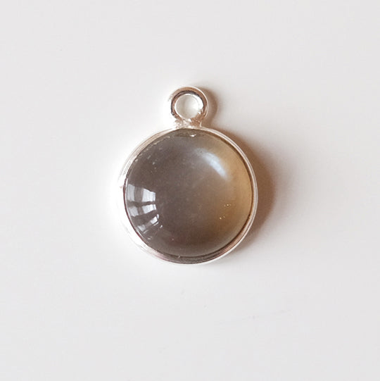 Bedel cabochon grijze maansteen, zilver