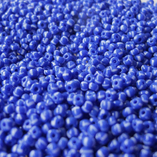 Rocaille Venetiaans glas blauw met streepje maat 15